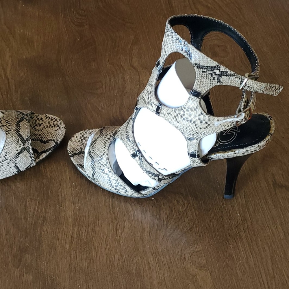 Shoes - Picture 3 of 5